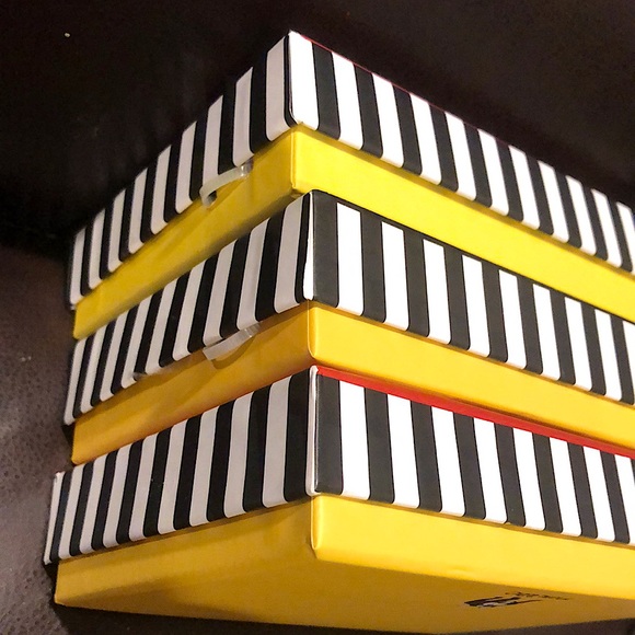 MARC TETRO Full Zip Bull Dog Wristlet CHOICE Red or Black Saffiano Leather NIB - Picture 9 of 17